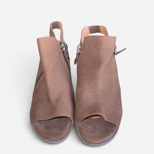 Kenneth Cole Brown Block Heel Shoes